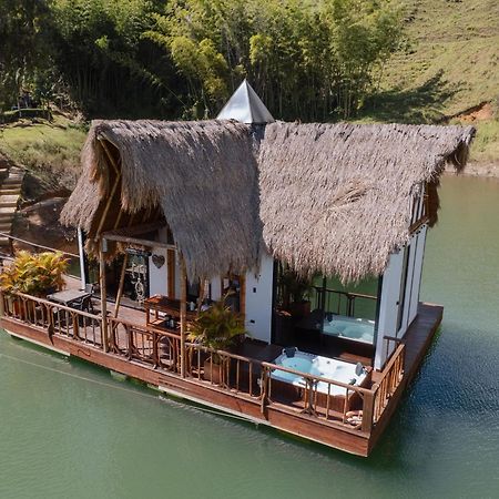 Hotel IBUKU Cabaña Junto al lago con Jacuzzi y Muelle Privados Guatapé Exterior foto