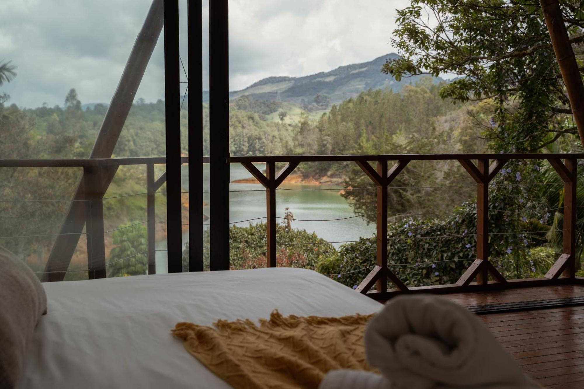 Hotel IBUKU Cabaña Junto al lago con Jacuzzi y Muelle Privados Guatapé Exterior foto