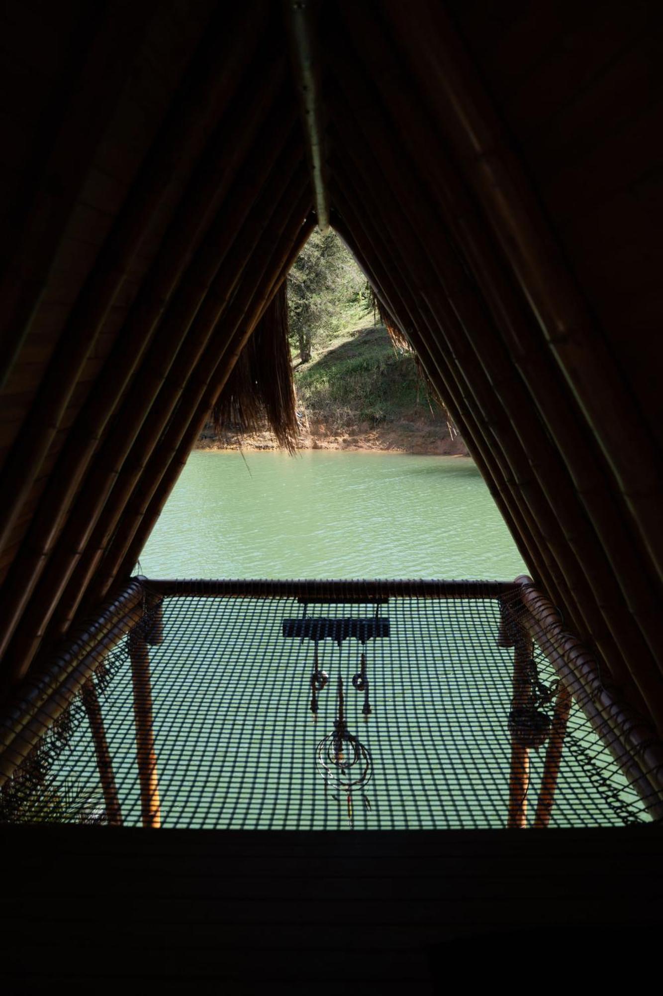 Hotel IBUKU Cabaña Junto al lago con Jacuzzi y Muelle Privados Guatapé Exterior foto