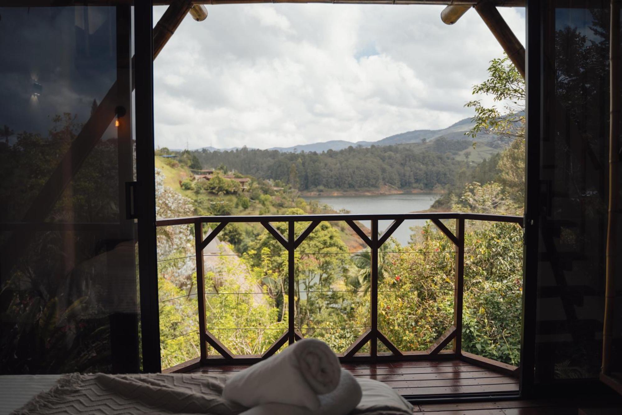 Hotel IBUKU Cabaña Junto al lago con Jacuzzi y Muelle Privados Guatapé Habitación foto