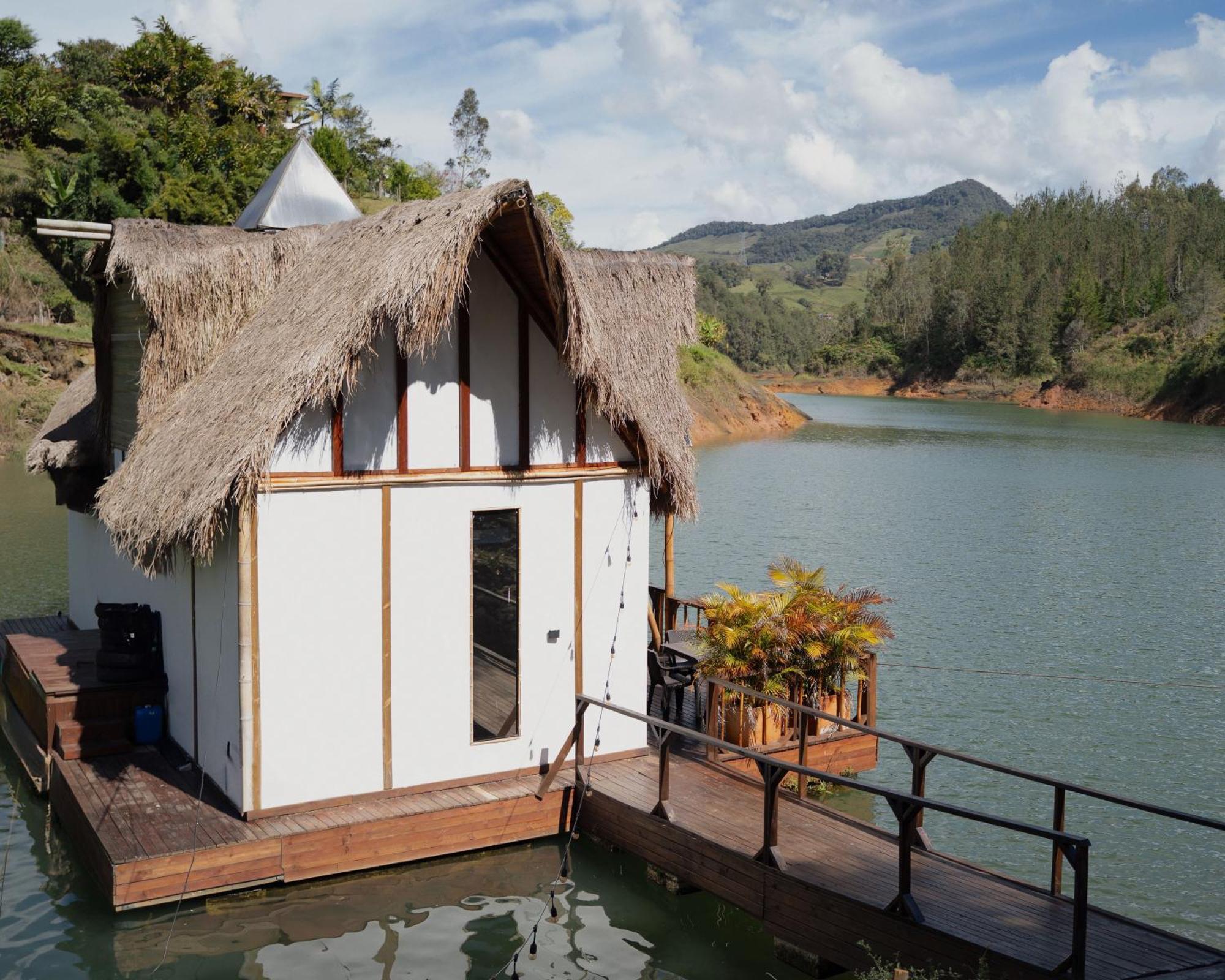 Hotel IBUKU Cabaña Junto al lago con Jacuzzi y Muelle Privados Guatapé Habitación foto